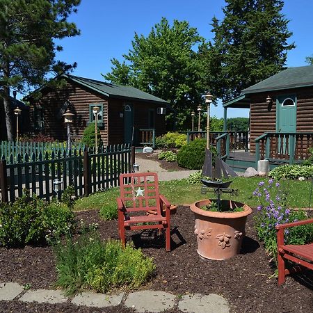 Moon River Cabins Bellevue Exterior photo