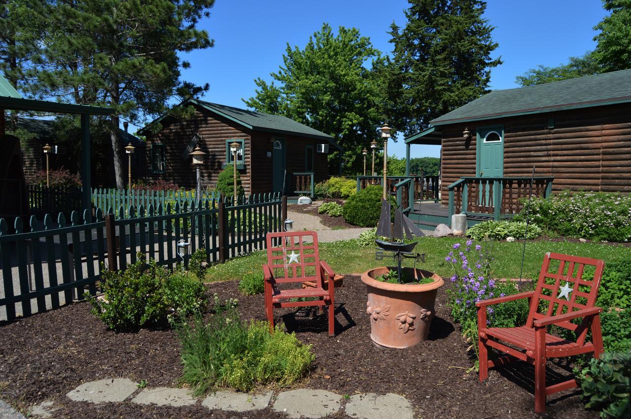 Moon River Cabins Bellevue Exterior photo